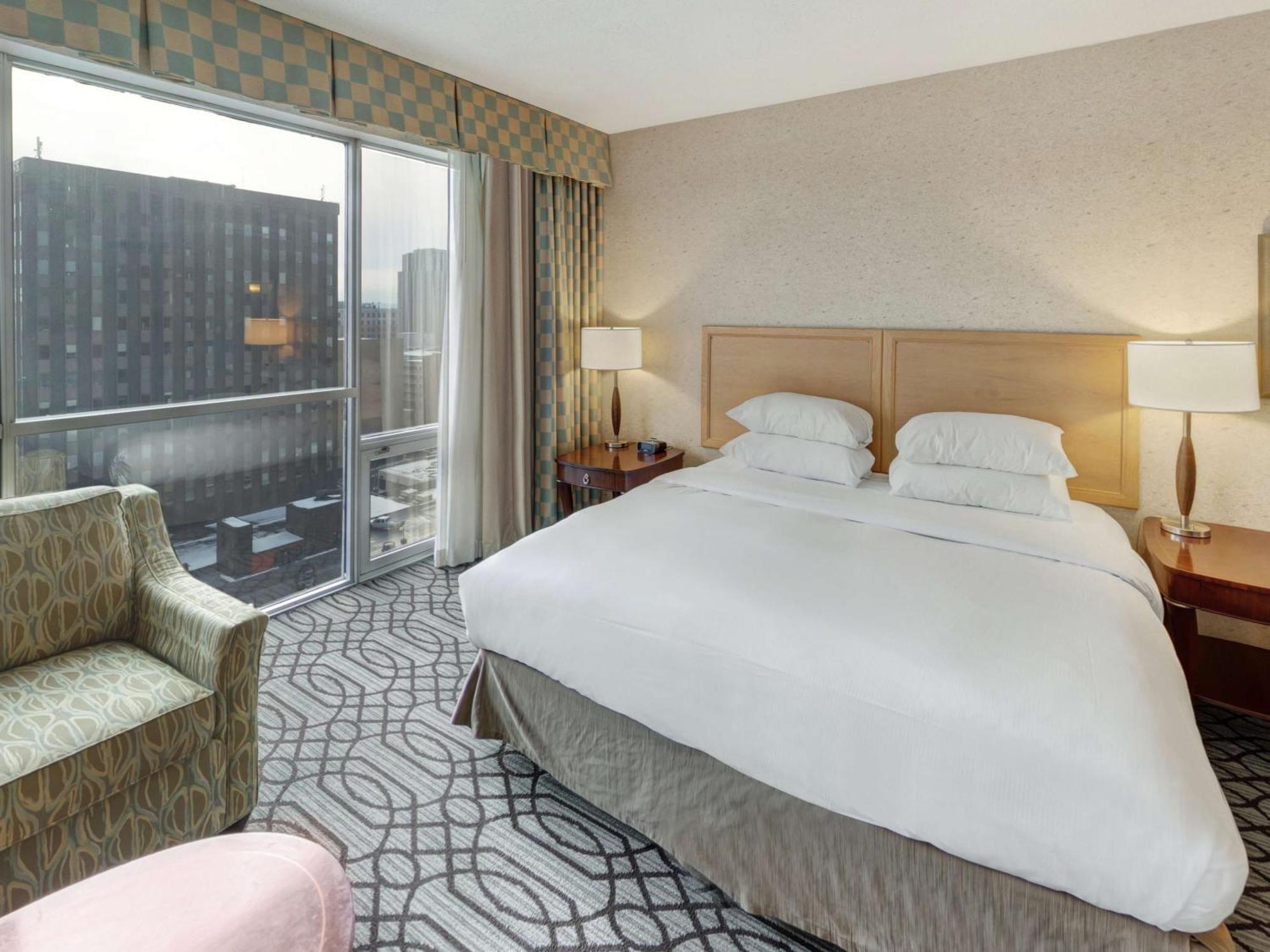 Отель Doubletree By Hilton St Paul Downtown Сент-Пол Экстерьер фото